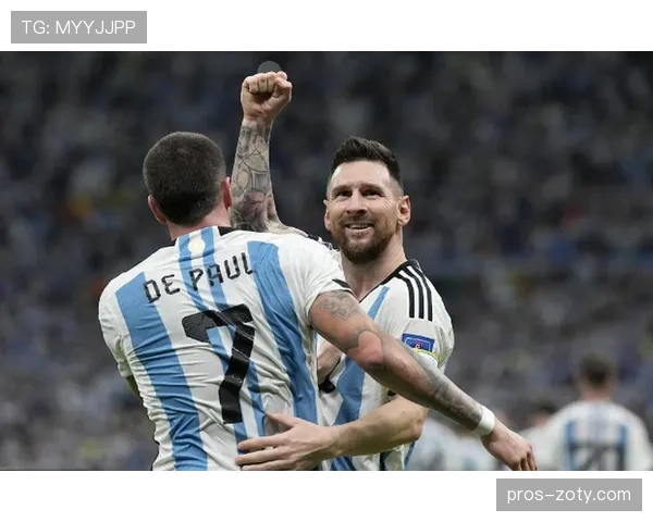 克罗斯如何以精准直塞掌控中场节奏并驱动球队进攻？