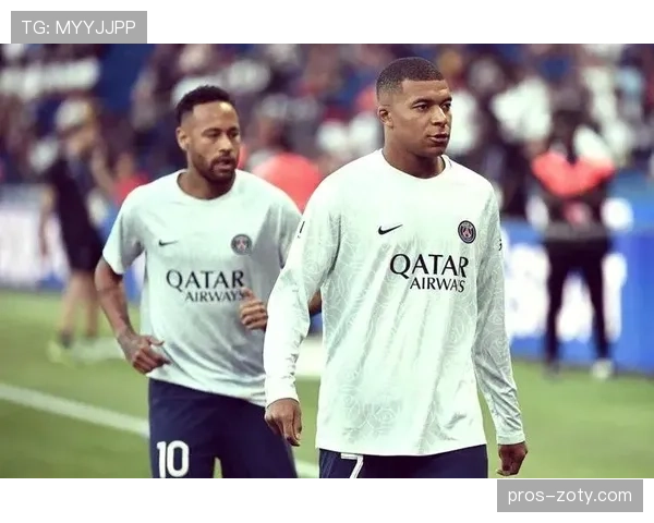 姆巴佩在巴黎圣日耳曼的战术适配困境：速度优势与体系兼容性的矛盾解析